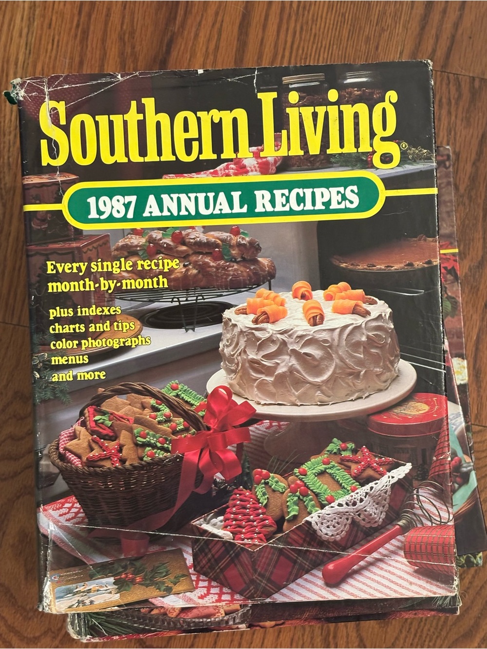 Southern Living 1987 Annual Recipes Cookbook - Yellow, Green, Red Cover